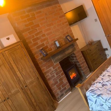 Quaint 1 Bedroom Cottage In Pudsey, Leeds المظهر الخارجي الصورة