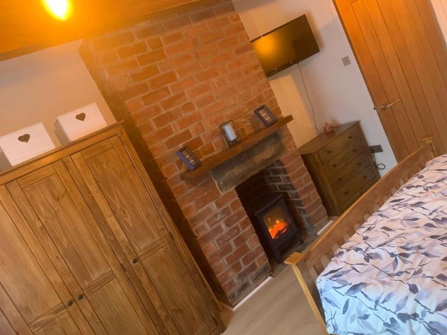 Quaint 1 Bedroom Cottage In Pudsey, Leeds المظهر الخارجي الصورة