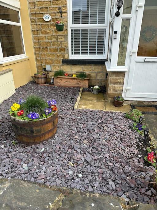 Quaint 1 Bedroom Cottage In Pudsey, Leeds المظهر الخارجي الصورة