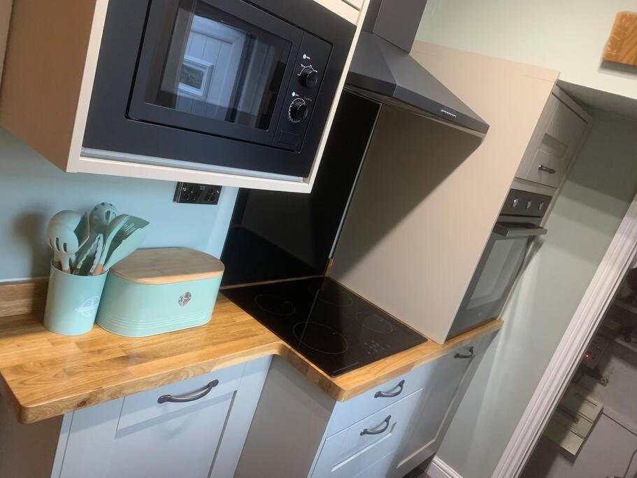 Quaint 1 Bedroom Cottage In Pudsey, Leeds المظهر الخارجي الصورة