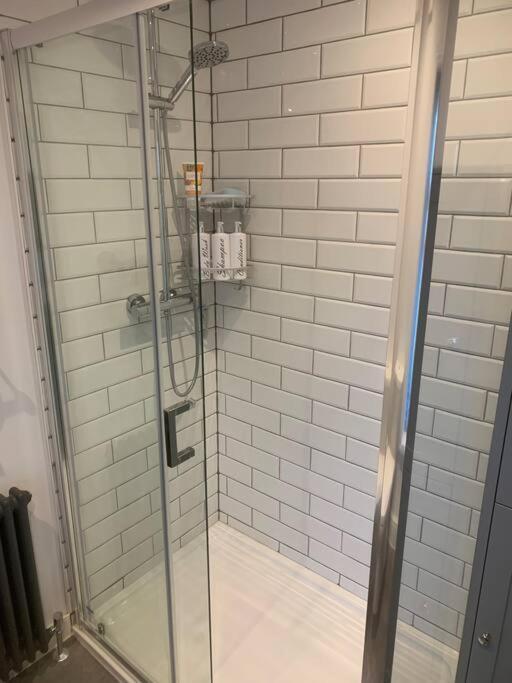 Quaint 1 Bedroom Cottage In Pudsey, Leeds المظهر الخارجي الصورة