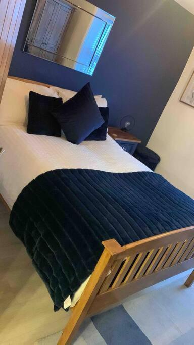 Quaint 1 Bedroom Cottage In Pudsey, Leeds المظهر الخارجي الصورة
