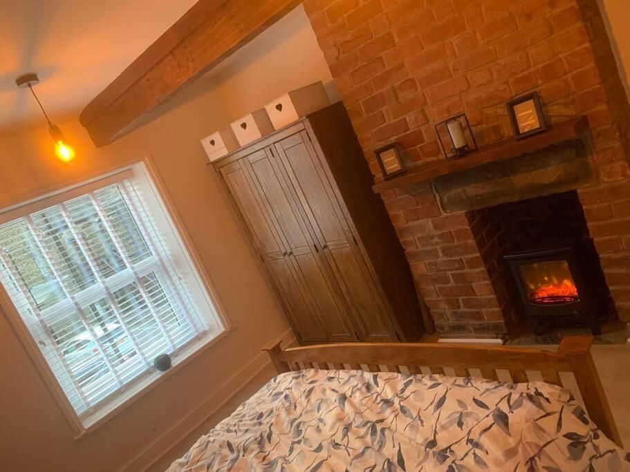 Quaint 1 Bedroom Cottage In Pudsey, Leeds المظهر الخارجي الصورة