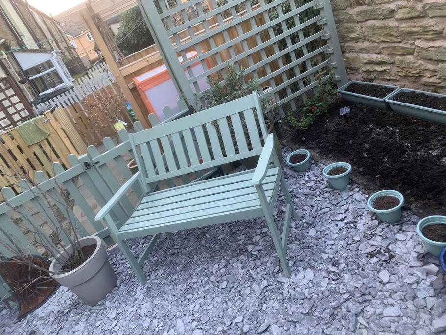 Quaint 1 Bedroom Cottage In Pudsey, Leeds المظهر الخارجي الصورة