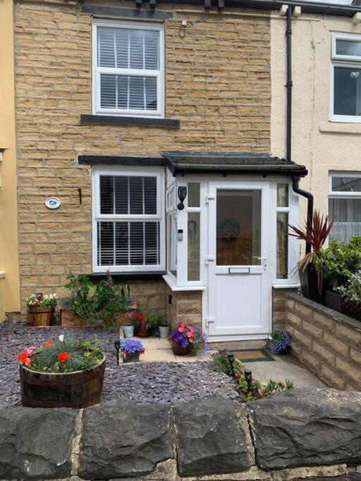 Quaint 1 Bedroom Cottage In Pudsey, Leeds المظهر الخارجي الصورة